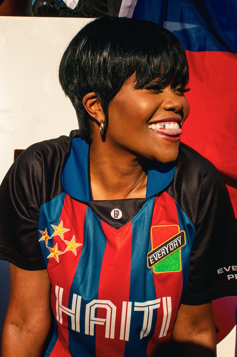 Jimmyking35's tweet photo. Wait omg I saw @KarenCivil with a Haiti tooth gem at the Haiti vs Brazil game the other day! 🇭🇹🇭🇹🇭🇹 https://t.co/47OHNJQqcf
