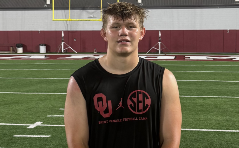 sixstarfootball's tweet photo. EVENT COVERAGE | Several Talented Prospects Impress at Oklahoma (Defense)

📍 Oklahoma Prospect Camp | Norman, OK
🛡️ Defensive talent was on display throughout the Oklahoma Prospect Camp
📖 Full recap + scouting reports now live!

STORY ▶️ https://t.co/MyXKdbe8oF 

@jaeallen1k @DavynDavis2 @karsonfields11 @JaylenGrier_ @ChrisJones_8307 @KadeNichols_6 @ZayProv_TXHSFB @Cade_Puente_ @GrahamRodgers52 @thatkidaden @rydertidwell32 @WaddellRyder @RaidenWoodson