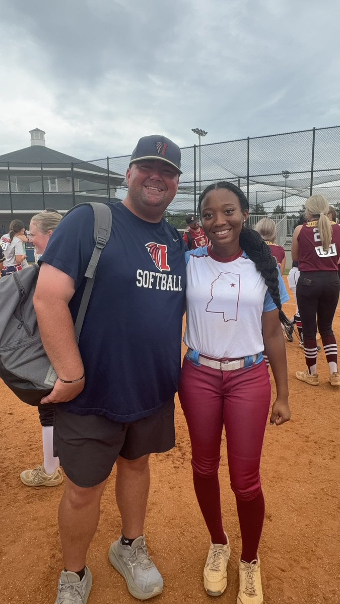 Justice_Logan29's tweet photo. another great camp in the books.!! @ECCCSoftball @katelyn_gruich @LetsGoICC_SB @carsonowens12 https://t.co/KlRk52xKJS