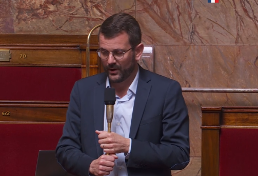 Genethique's tweet photo. 🔴#DirectAN Durant les débats sur l'article 4 (sur les critères d'accès) @BentzChristophe explique : "Je ne veux pas être caution de votre texte, je le combat fondamentalement. En 3 ans il a complètement dérapé. Vos critères d'accès ce sont des faux gardes fous, tous provisoires, tous fictifs qui vont sauter un à un. Les exemples étrangers nous le prouvent. Je présente un amendement de suppression de cet article car s'il est voté il rend le texte invotable, c'est le but que nous poursuivons". #euthanasie #suicideassisté