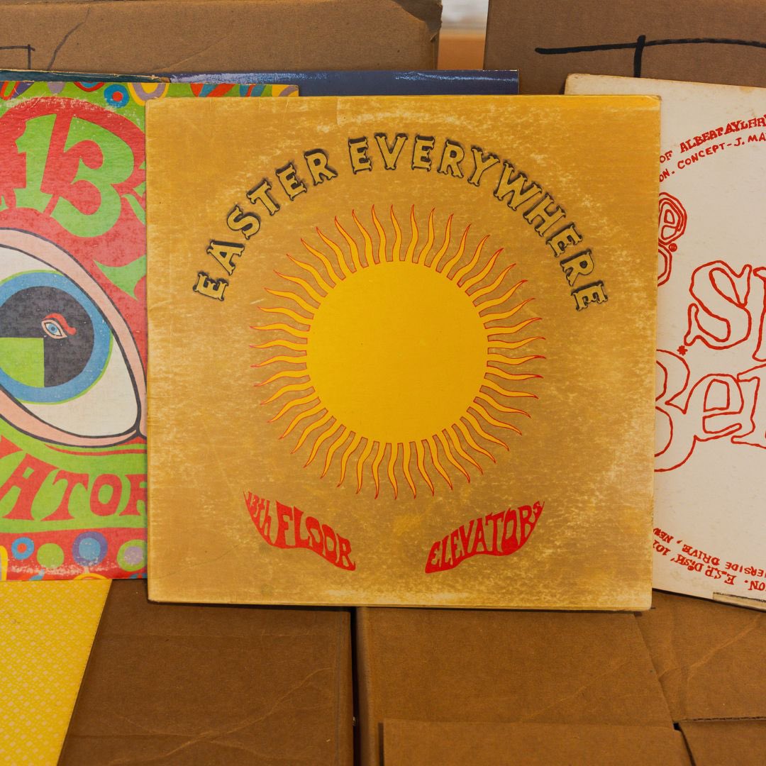 voices365jp's tweet photo. 2023年に亡くなったTelevisionのTom Verlaine所蔵レコード約4000枚が、Discogsと対面販売でリリースされるとのこと

第1弾オンライン放出はDiscogsにて、日本時間6/27 午前1時〜（鑑定書付）

第2弾　7/10-11 Academy Records 対面販売

第3弾 7/31- Discogs（鑑定書付）
https://t.co/VlItt76mC7 https://t.co/3OrcPqwCBM