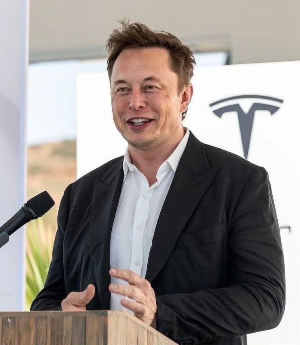 EFATHERMUSK's tweet photo. AI generated 

Be honest 👇 

What attracts you the most in a person?

A) 😊 Smile
B) 👀 Eyes
C) 😍 Face
D) 💖 Character https://t.co/BYzAjx9IKR