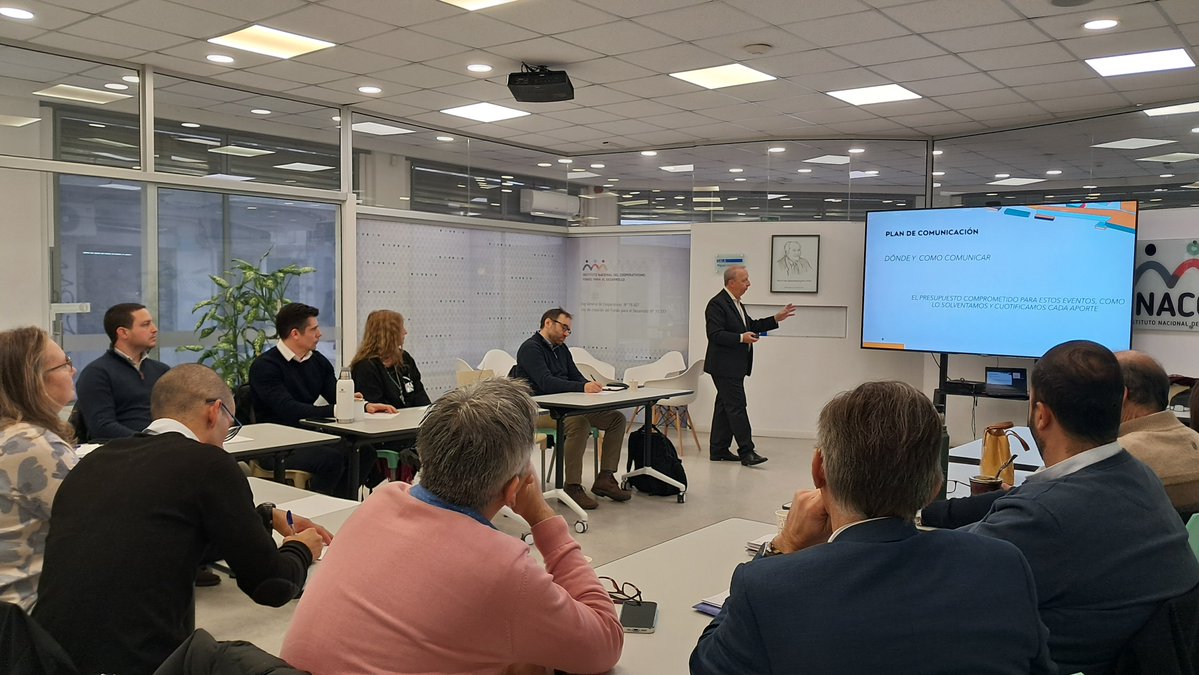 inacoop's tweet photo. En la mañana de hoy, representantes de cooperativas de ahorro y crédito participaron de una instancia de formación e intercambio junto al consultor Gustavo Pagano.

La actividad, apoyada por INACOOP, se enmarca en las acciones que impulsa el Instituto para fortalecer el desarrollo del sector, a través de políticas públicas orientadas a promover su crecimiento y sostenibilidad.