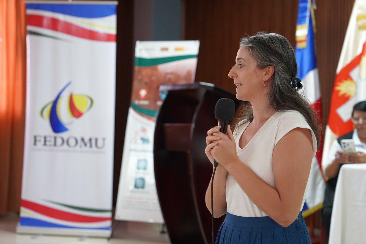 fedomurd's tweet photo. La juventud se viste de gala en el municipio de El Seibo 🇩🇴
Fedomu, junto a ASAD y la Cooperación Española (Aecid), realizó la Juramentación del Ayuntamiento Juvenil e Infantil en El Seibo — un acto que reconoce el poder de la participación ciudadana desde la niñez y la juventud. https://t.co/uNv2fTzGQb