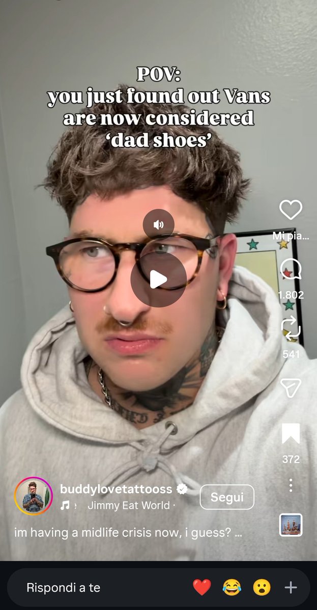 bl00dystream's tweet photo. @Ajeje_brazorfff In teoria anche io sono gen Z lmao (anche se al limite con i millennials), però vedevo questo reel in cui vengono considerate "dad shoes" quindi comunque ormai per molti sanno di vecchio 😔 rip https://t.co/Nfo1ert8w5