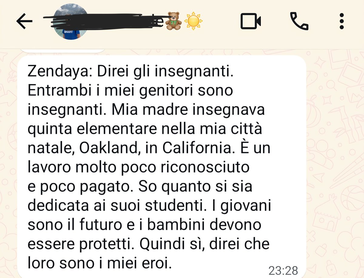 mmysticgohan's tweet photo. grazie Zendaya protettrice di noi poveri/e insegnanti🙏🏻
adesso sì che mi sento molto meglio🥺

Comunque Tom e Zendaya mi sembrano due persone davvero carinissime https://t.co/CsBEaJXiYp