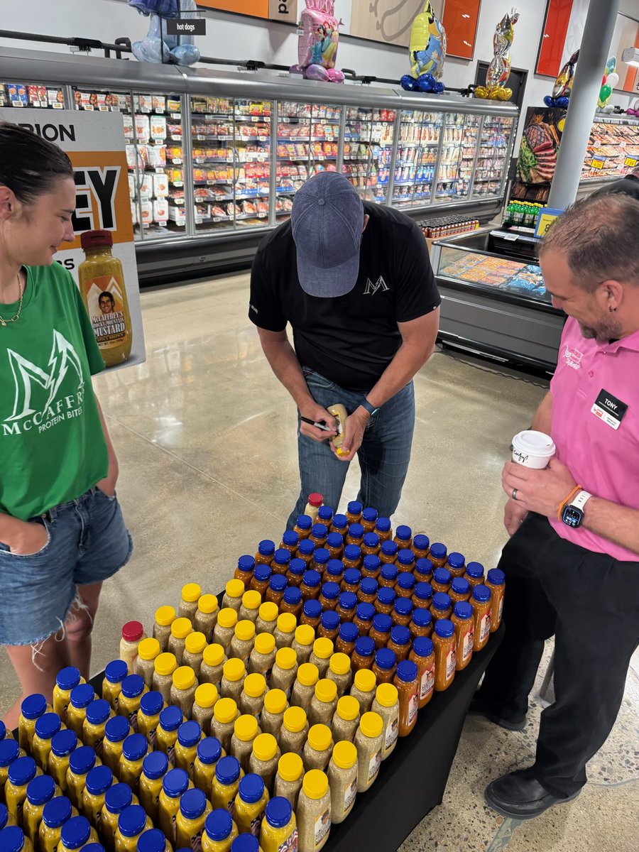 87ed's tweet photo. Today was fun!!! Thank you, @Broncos fans, grilling gurus, and all the amazing people for stopping by. It was extra special having Dylan and Lauren in the building with me for King Soopers’ grand opening here in Louisville, Colorado. 

Not a bad way to start the summer 🌭 https://t.co/9voPFojb1c