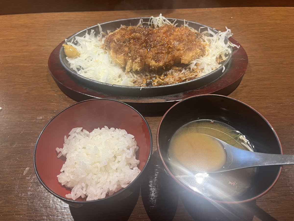 TeFutte's tweet photo. 당신의 하루가 
미소철판카츠보다 빛나길 https://t.co/qv74AMt6jO