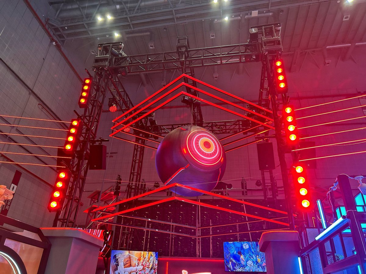 nytfact's tweet photo. 1.3k on a recycled misinfo. Want Sylus's stuff to feel plot relevant since infold failed to deliver one? 
This eye is Sylus's. 
The line is spoken on nest by an npc. Later same line is repeated by Sylus and this entire setup is Sylus's debut. At best they used same va as wolf https://t.co/BhsT42UBFb