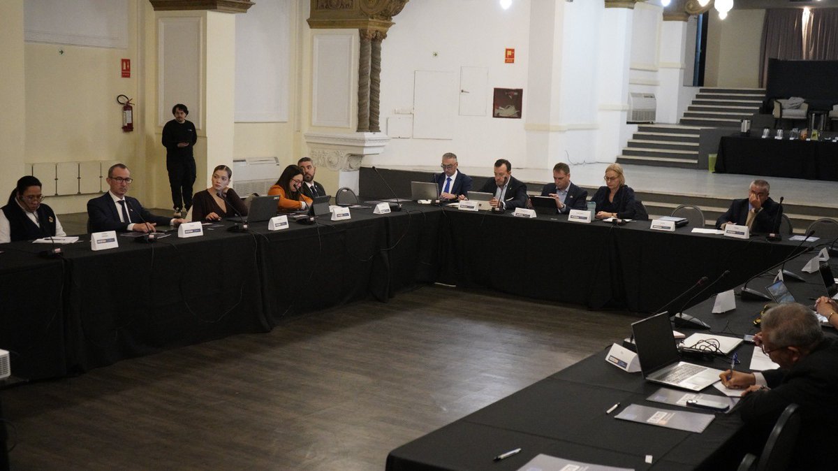 ELPACCTO's tweet photo. 🌎Durante dos jornadas, las delegaciones definen criterios para priorizar a las víctimas más vulnerables, identificar casos con potencial de investigación bilateral y acordar los próximos pasos hacia la acción conjunta. https://t.co/CVvOyKDBii
