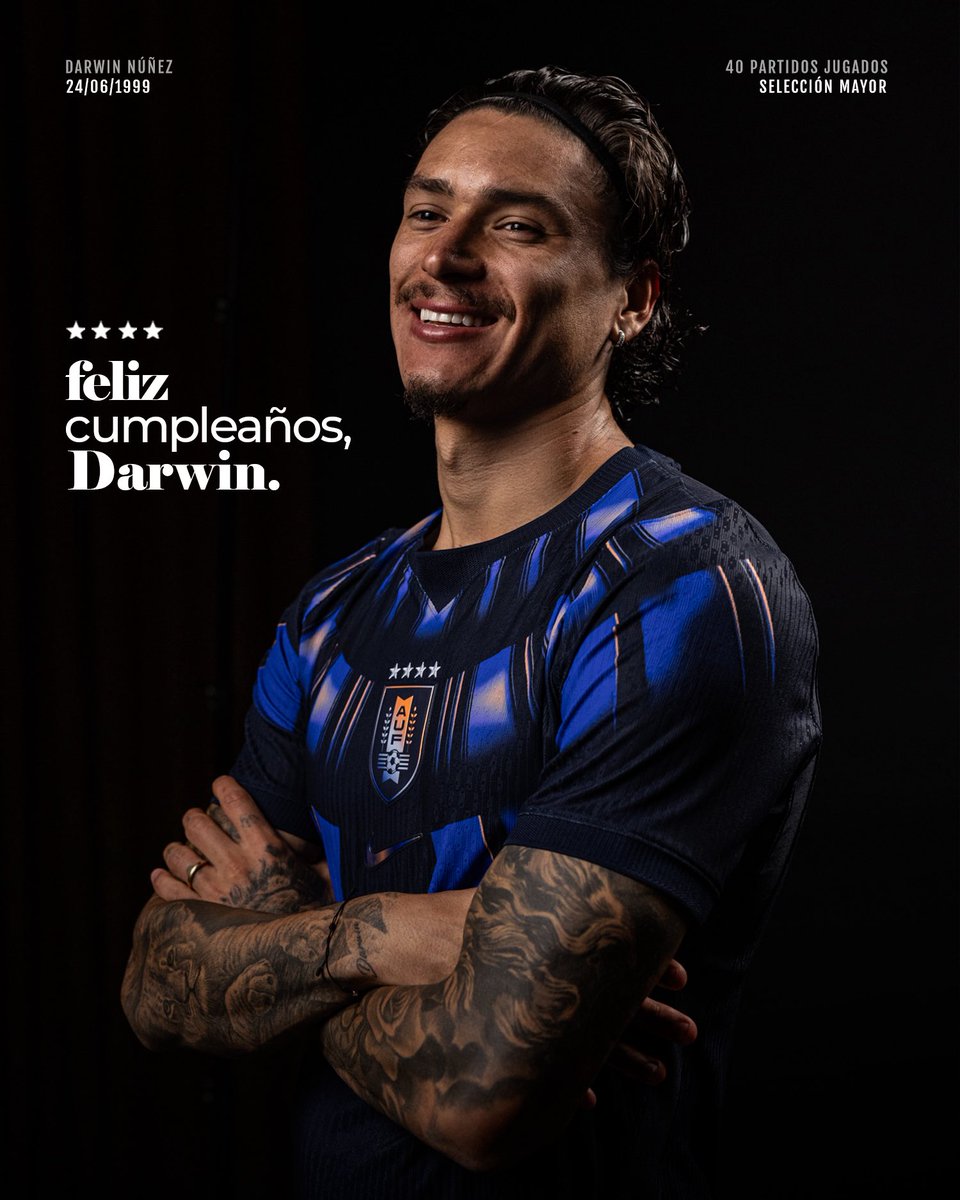 Uruguay's tweet photo. ¡Feliz cumple, @Darwinn99! 🎁 https://t.co/YL3PqrbEbl