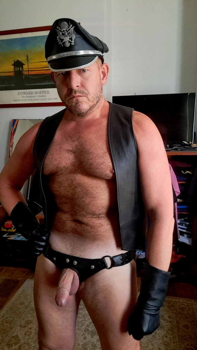 welshdude7's tweet photo. #leatherman #muircap #uncutcock https://t.co/qfT5r0yLlG