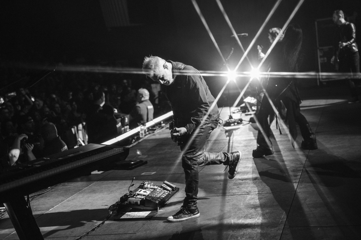 evanescence's tweet photo. Saratoga Springs! Thank you for a magical night last night. We love you!
Jones Beach tonight!

📷 @thiswildbemis https://t.co/Z36Kiyflty