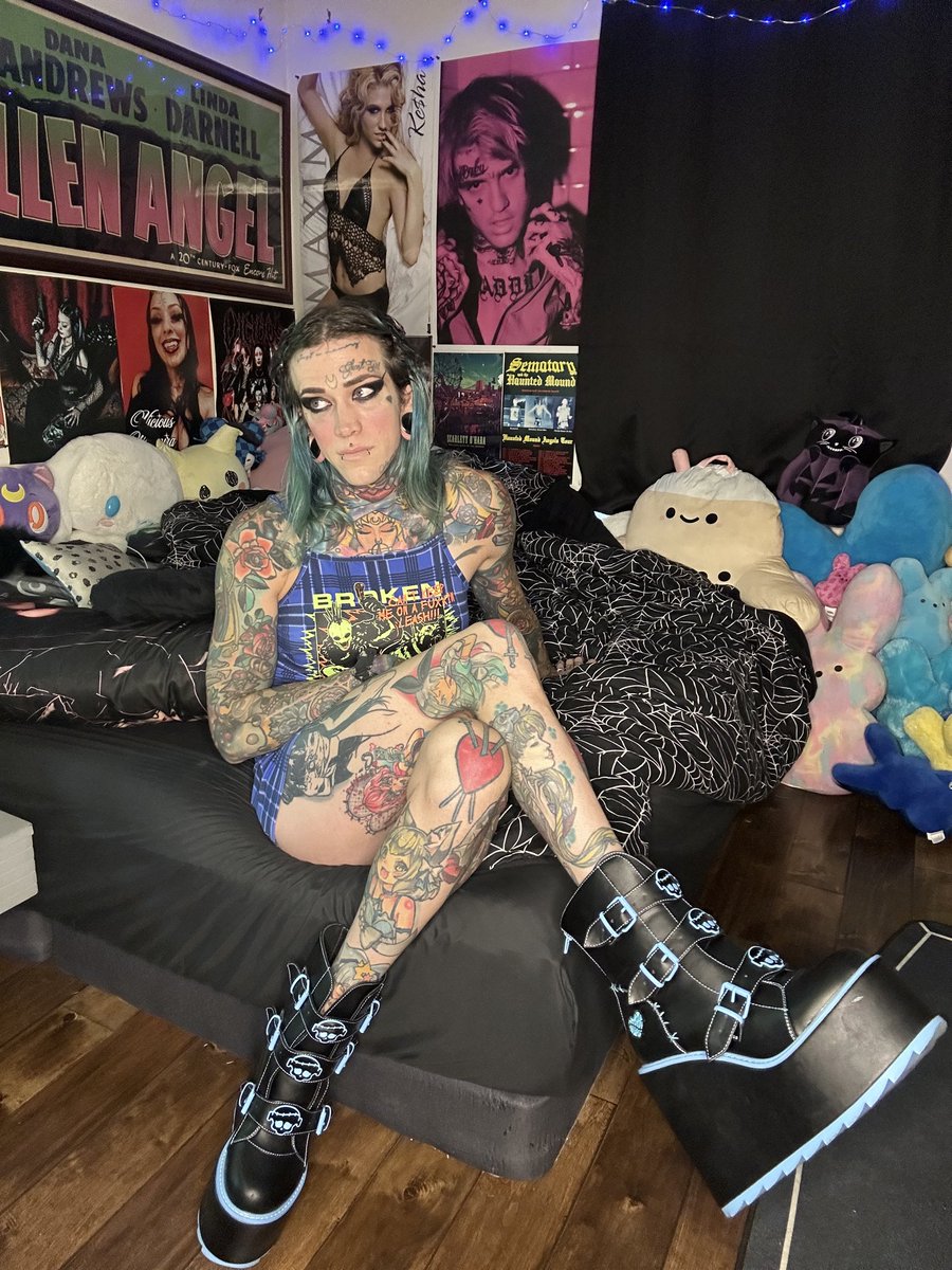 Praefocox's tweet photo. 🖤 Just a girl who loves tattoos, platform boots, loud music, and being unapologetically herself. 🖤

Life's too short to fit into someone else's box. ✨

What's one thing about yourself you'd never change? 👇

#AltGirl #TattooGirl #AlternativeFashion #PlatformBoots #InkAddict https://t.co/TRdBYI2lW9