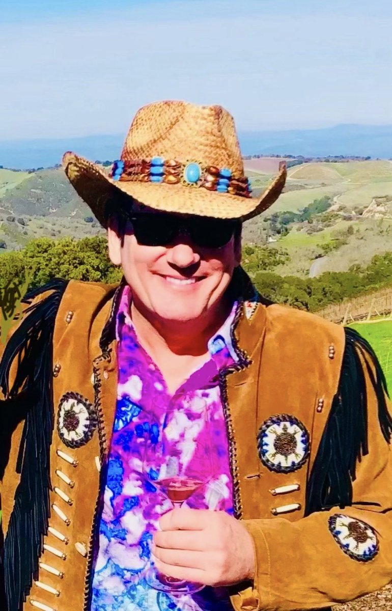 RetroBill's tweet photo. 🍷😎🏔️ Sip Slow, Savor Life. Live in Gratitude~ 🙏 🎁 

#PasoRobles
#CaliforniaWineCountry
#SLOLife 
#SavorLife
#BlueSkiesAhead https://t.co/mqASaByQis