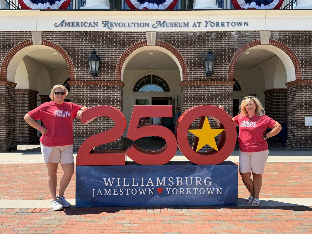 amyjowoolum's tweet photo. Stepping back in time to experience history where it happened! Bringing knowledge back to the classroom to make Yorktown come to life for my students!! @KEDC1 @KEDCGrants @passport2lead @DrJWEvansJr @KingWendy_m https://t.co/z43y4xzKLX