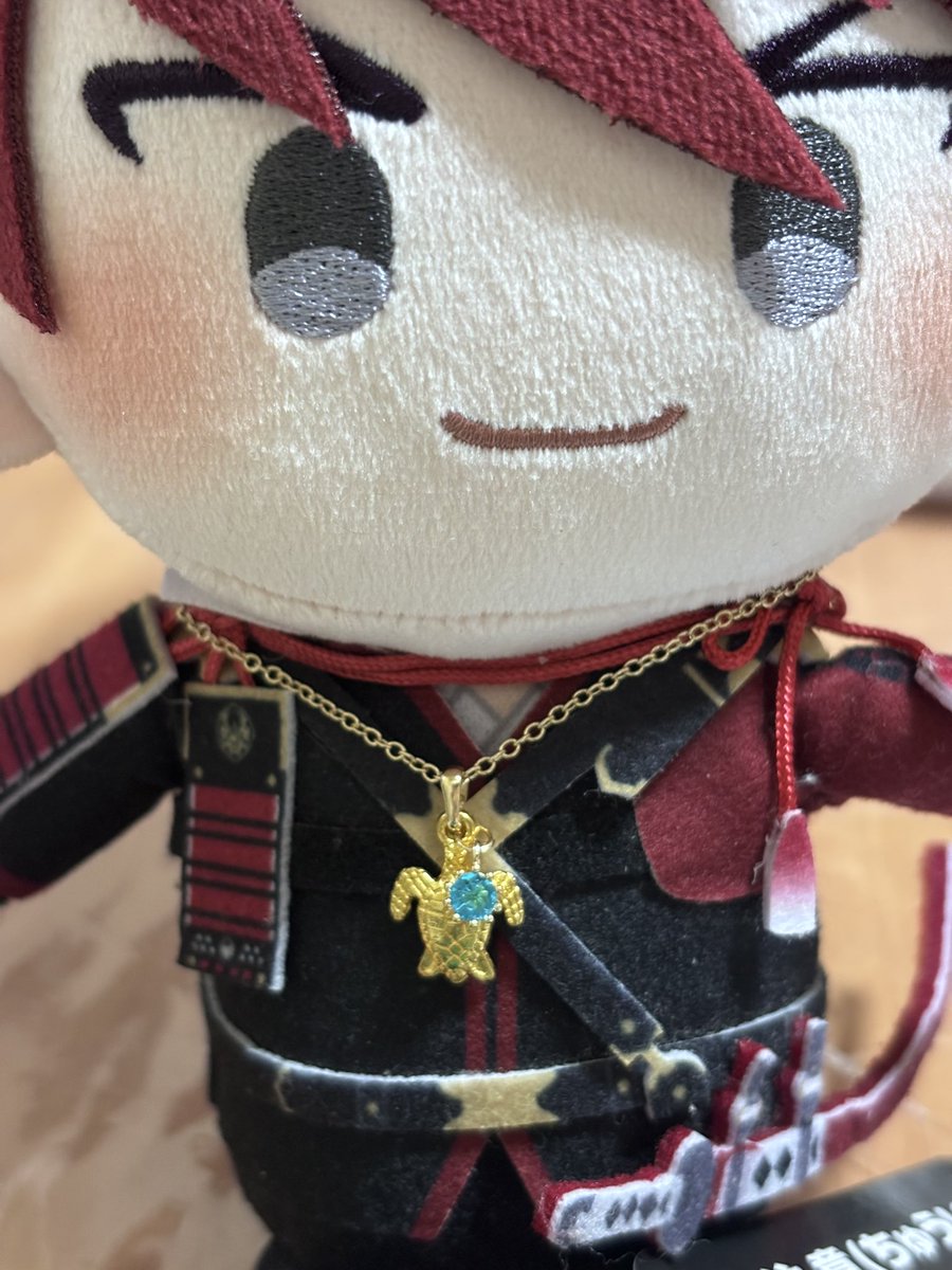 dara328's tweet photo. 《ぬい専用ネックレス試作品》
んまとわんぱくでは首周りの長さが10㌢も違うのでアジャスターを付けても共用は無理でした。とりあえずわんぱく用を試作
モデルは大包平さんです
大包平用《蝶》
江雪用《雪の結晶》
浦島用《亀吉》 https://t.co/l9aMqqHxsb