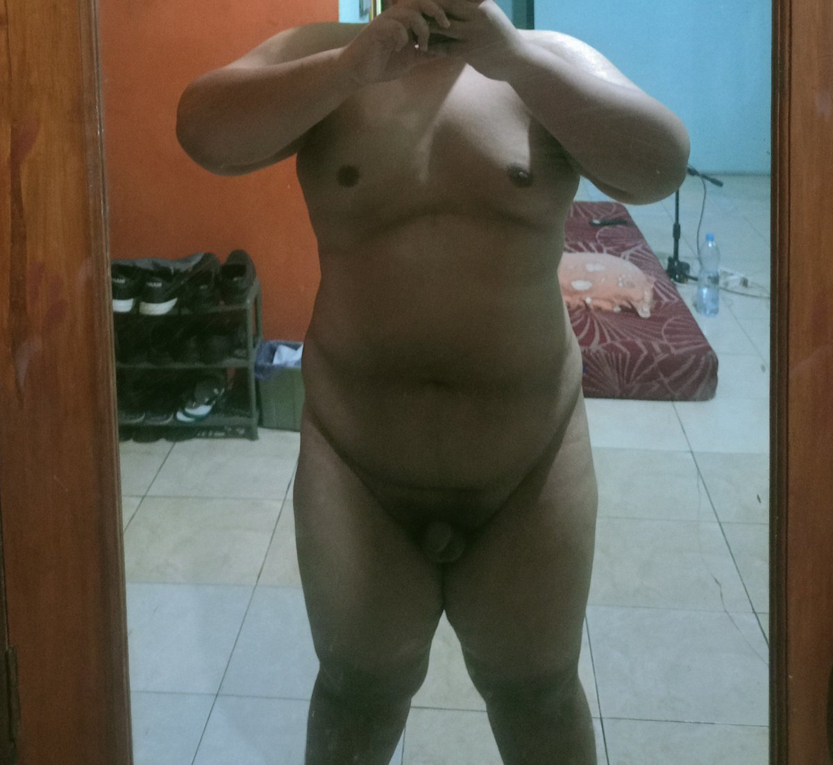 TNugi7399's tweet photo. Kontol kecil dari depan hehehe
#colbar #gay https://t.co/ItwovxOoAN