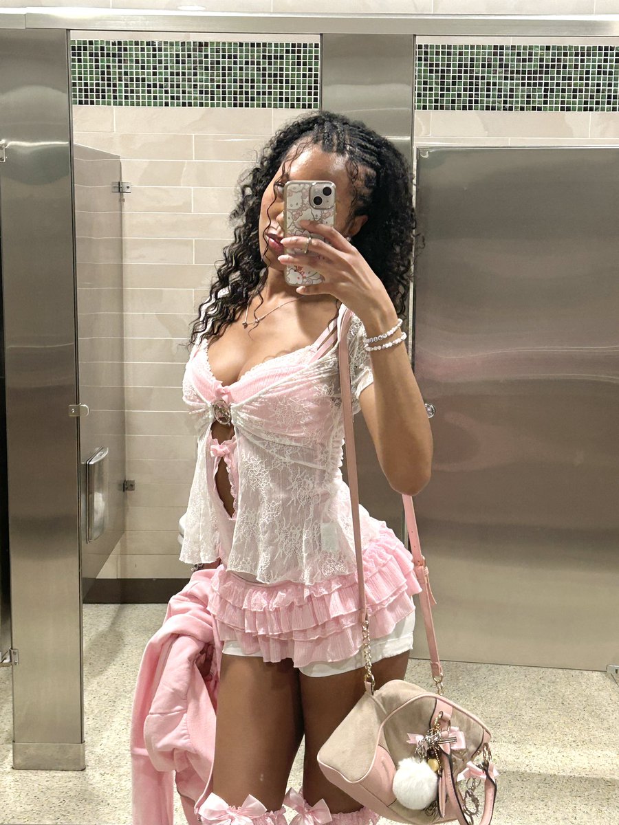 itdollrei's tweet photo. did it again 🎀 https://t.co/aOy7Qhdofw