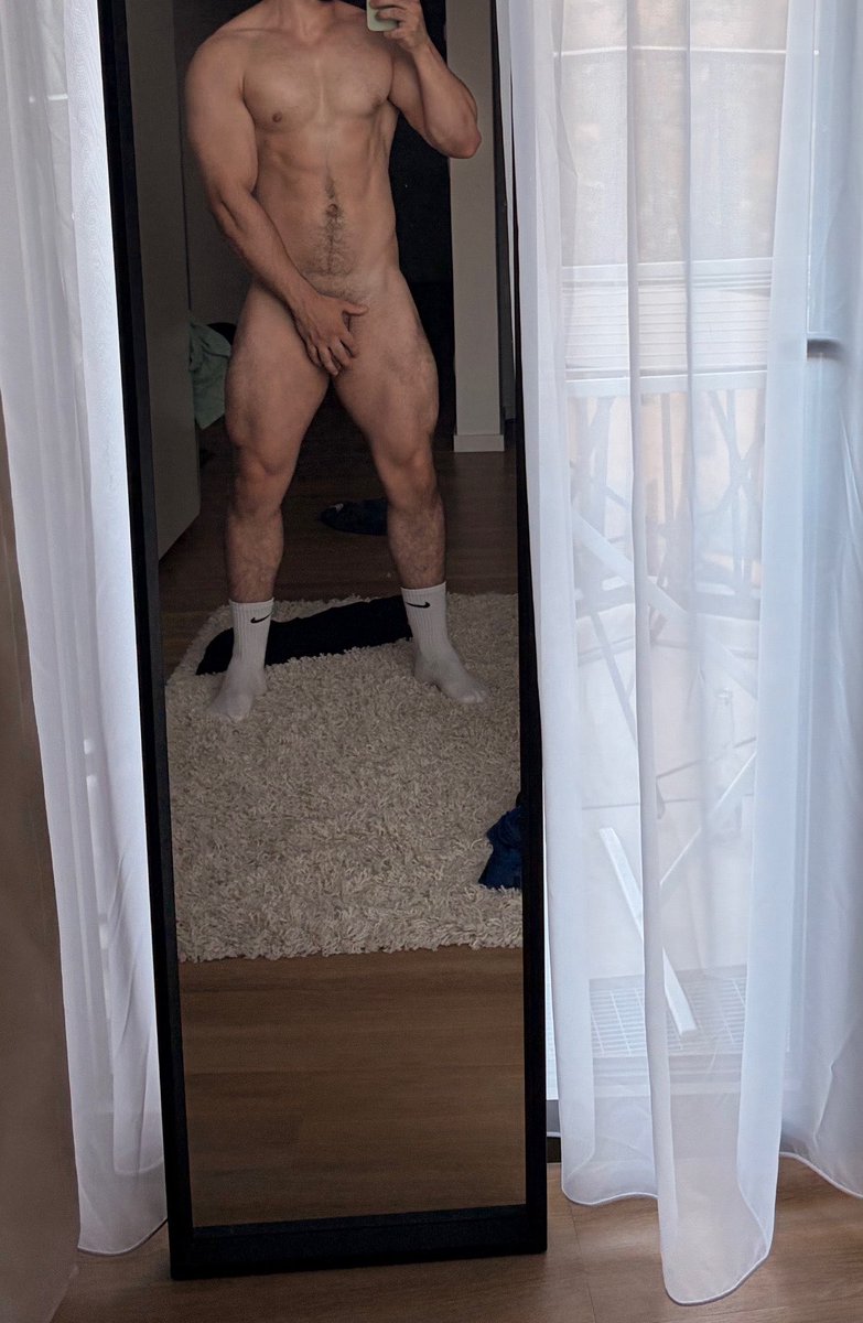 diegomaxchl's tweet photo. Squat legs 🦵🏻 https://t.co/u1iMiTp2kG