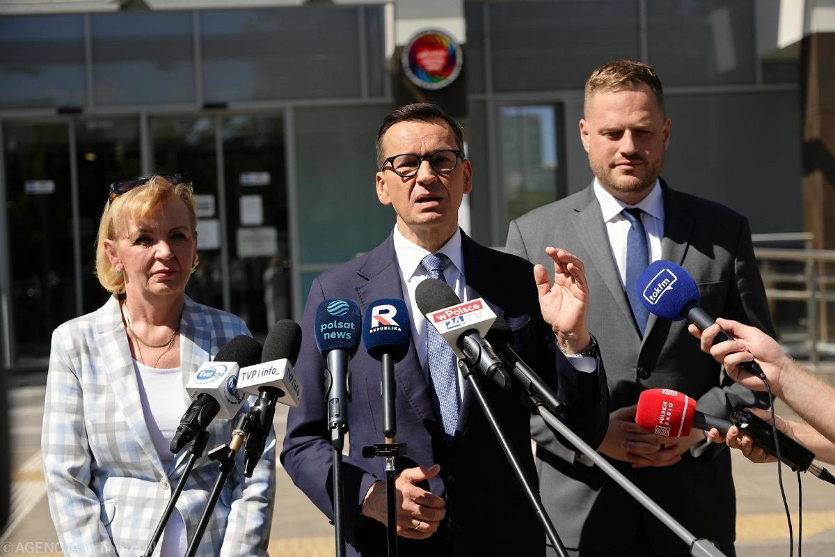 Bart_Wielinski's tweet photo. To bezczelność do sześcianu

Facet, za którego rządów odnotowano ponad 200 tys. nadmiarowych zgonów - z powodu błędów popełnionych przez władze podczas pandemii - krzyczy dziś do mikrofonów o szpitalu śmierci, choć nie ma na to żadnego dowodu. 

https://t.co/tvgJQykFnA https://t.co/XQC4a1d428