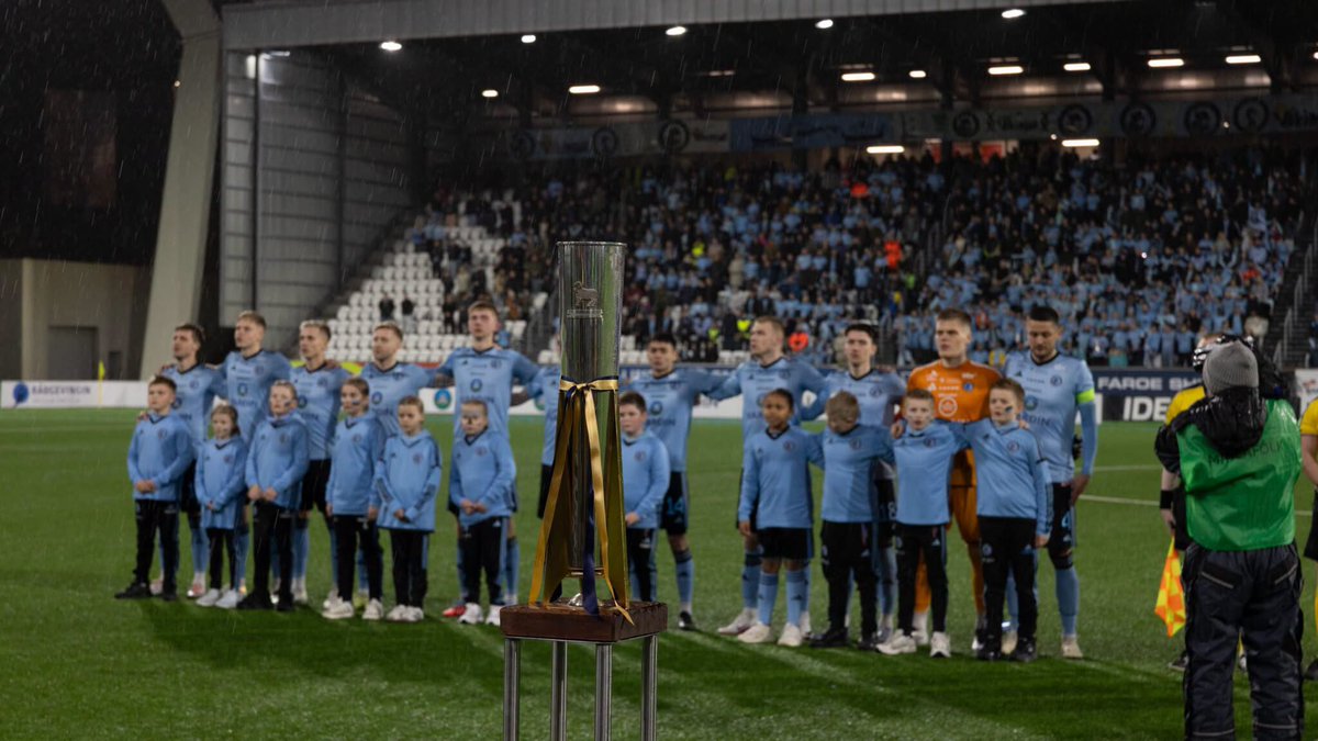 Vikingur_arg's tweet photo. Por el pase a la final 💪

El Víkingur busca remontar el 2-1 de la ida ante el HB Tórshavn y alcanzar otra final de la Copa de Islas Feroés.

La cita es mañana en Sarpugerði desde las 14:30 (ARG). https://t.co/wMFLrjWNwa