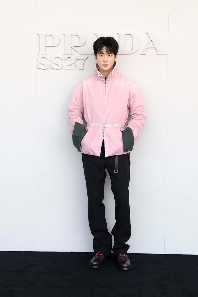 viraltakes's tweet photo. NCT's Jaehyun looks handsome at the Prada Spring/Summer 2027 Menswear Fashion Show in Milan. https://t.co/jgUr3ONCNX