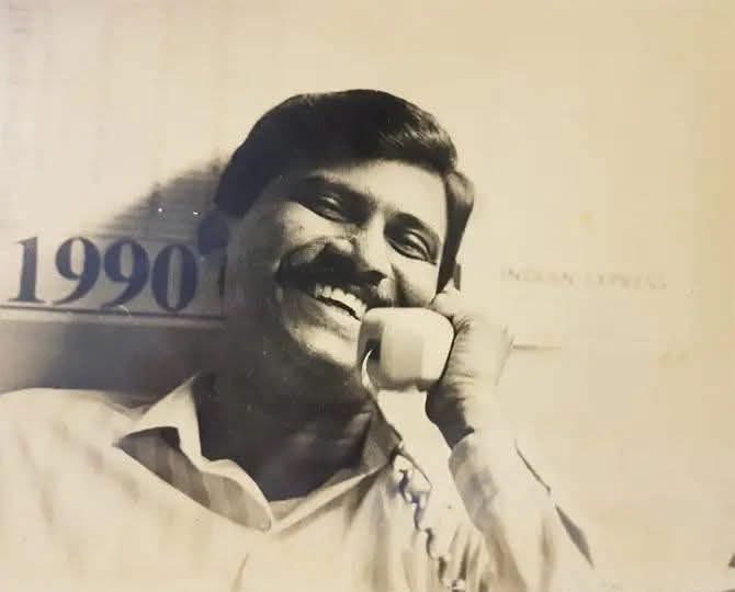TheAnilkumarG94's tweet photo. ऐंशी नव्वदेचा पत्रकारितेचा काळ होता. त्यातच एक मराठी पत्रकार लोकप्रभा कडून बिहारला गेला होता. तिथल्या राजकीय, शैक्षणिक, सामाजिक क्षेत्रातील माफियांवर लिहिण्यासाठी. 

जहानबाद, धनबाद, आरा, गोपालगंज सारख्या बाहुबलींच्या भागात तो पत्रकार वास्तव्यास होता. त्याचवेळी चंद्रशेखर यांचे सरकार पडून देशात मध्यावधी निवडणुका लागल्या होत्या. 

त्याचवेळी जहानबाद येथील नौनवी गावात राज्याचे मुख्यमंत्री भेट देणार होते. त्यामुळे सर्व पत्रकार त्याठिकाणी जायला निघाले होते. डिस्ट्रिक्ट मॅजिस्ट्रेट, एस. पी, काही मंत्री यांच्या ताफ्यामागे पत्रकारांची एक जीप होती. आणि पत्रकारांच्या जीप पुढे खासदार महेंद्र प्रसाद यांची लाल रंगाची जिप्सी चालली होती. इतक्यात ती लाल रंगाची जिप्सी थांबली. त्यातून एकजण खाली उतरला. आणि त्याने पत्रकारांची जीप आडवली. पण पत्रकारांनी दुर्लक्ष केलं, पण दुर्लक्ष करताच त्या माणसाने जीप च्या चालकाला खाली ओढले.

तेवढ्यात लाल रंगाच्या जिप्सी मधून खासदारांचा भाऊ उतरला. आणि त्याने पत्रकारांशी धक्काबुक्की करत त्यांचे कॅमेरा हिसकावून घेतले. 

पत्रकारांनी गावात पोहचताच तिथं उपस्थित असलेले गृहराज्यमंत्री यांच्याकडे त्या खासदार भावाची तक्रार केली. पण खासदारांचे नाव ऐकताच त्यांनी त्या गोष्टीकडे कानाडोळा केला. मग पत्रकारांनी डिस्ट्रिक्ट मॅजिस्ट्रेट आणि एस. पी. यांची भेट घेतली. 

एस. पी. त्या सर्व पत्रकारांना घेऊन खासदारांच्या लाल रंगाच्या जिप्सी जवळ घेऊन गेले. ती जिप्सी हत्यारांनी गच्च भरली होती. खासदार भावाच्या हातात मशीनगन होती. एस. पी. ला पाहून खासदाराच्या भावाने कॅमेरा मधील रोल ओढून काढला आणि कॅमेरा एस. पी. साहेबांच्या अंगावर फेकला. 

तेव्हा पत्रकारांना ताबडतोब पोलिस संरक्षण देऊन पाटणा येथे पाठवण्यात आले. कारण डिस्ट्रिक्ट मॅजिस्ट्रेट यांचे म्हणणे होते की, खासदाराच्या भावाचा भरवसा नाही. तो चिडला तर ह्या पत्रकारांसोबत काहीही करू शकतो. 

सगळे पत्रकार निघून गेले. नौनवी गावात त्याच रात्री बराच नरसंहार झाला. पण एवढ होऊन सुद्धा एक निर्भीड पत्रकार सर्वांसोबत निघून न जाता तिथेच थांबला आणि साक्षीदार झाला त्या सर्व घटनेचा.

तो पत्रकार म्हणजे संजय राऊत...

- कपिल जाधव 
@rautsanjay61 जी 🫡