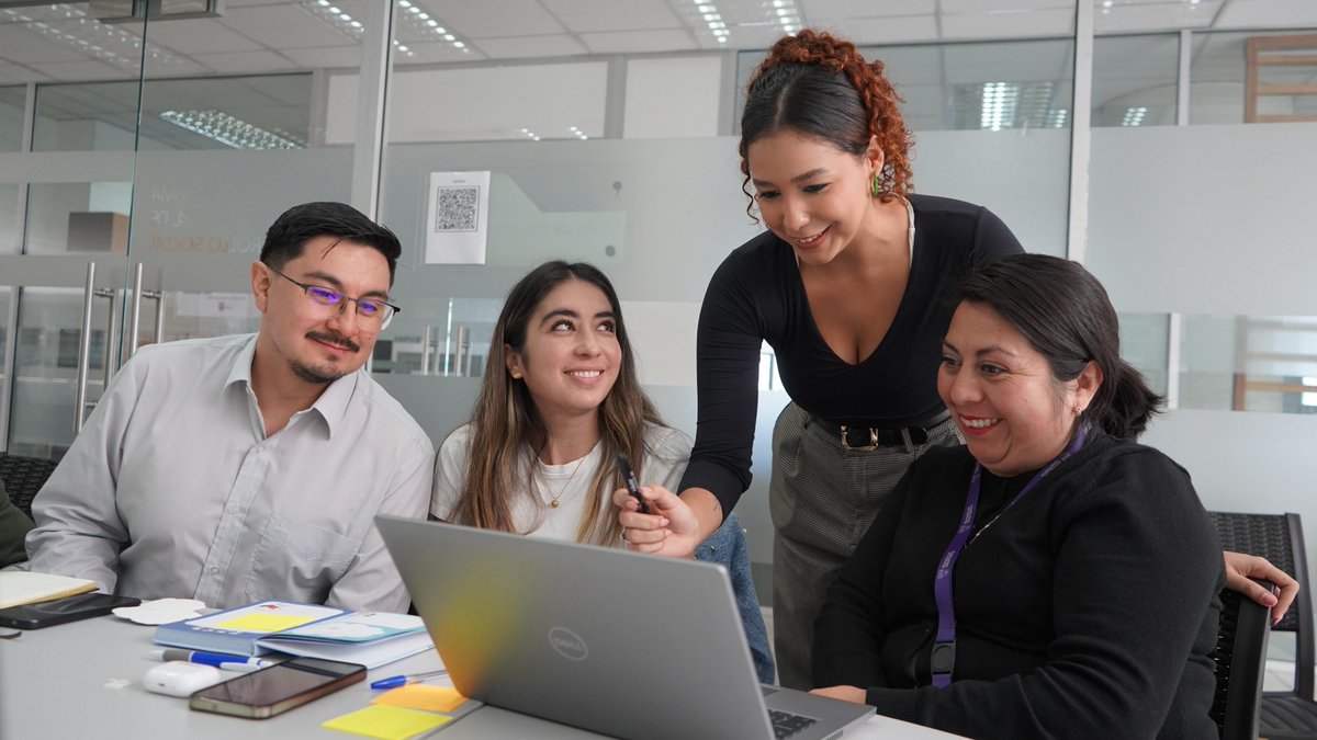Salud_Ec's tweet photo. Por un sistema de salud más moderno y conectado 💻🏥💪
✅ Avanzamos en la construcción de la Norma de Gobernanza de Datos de Salud, un instrumento que permitirá contar con información segura e interoperable para mejorar la toma de decisiones y la atención a la ciudadanía. https://t.co/0tkSgLSsu9
