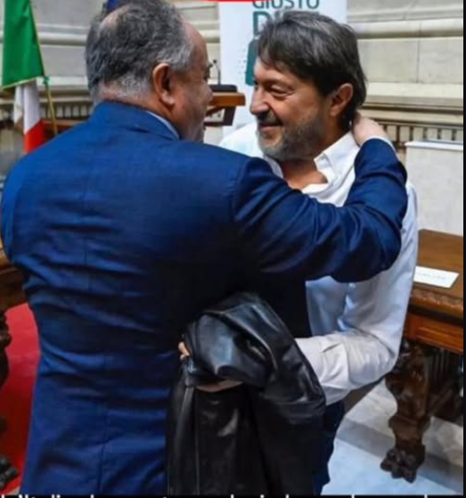 UGirovago77000's tweet photo. Hanno distrutto Rai 3.
Ci sono riusciti.
é rimasto soltanto @SigfridoRanucci 
Seguire @reportrai3 è rompere l'isolamento e non lasciare soli chi si batte per una libera informazione.
Resistere,resisrtere resistere https://t.co/TBf4l8Y2FW