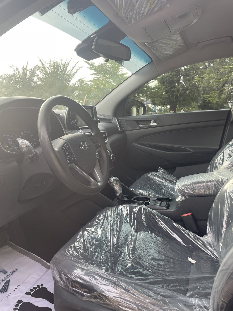 __MuhammadNasir's tweet photo. FOREIGN USED HYUNDAI TUCSON 2020 MODEL 
📄Original &amp; Complete Papers
💰25 850 000
📍Kaduna
📞08036190085 https://t.co/DiiZ9RpIwv