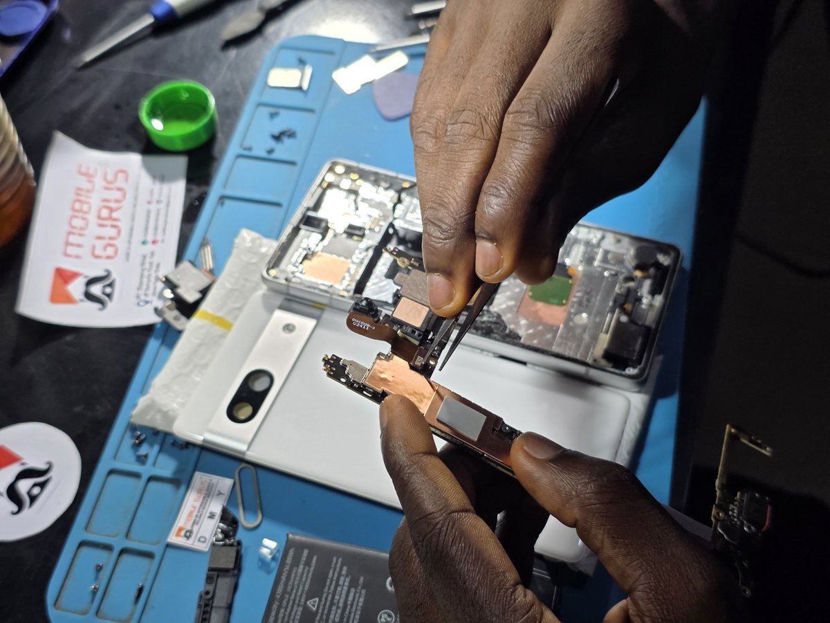 mobile_gurus's tweet photo. Not every repair outlet can handle rare devices, but Mobile Gurus can! From Google Pixel, Umidigi, Realme, Nothing Phone, OnePlus, Xiaomi, Redmi, Poco, and more — we go beyond the regular. We research, learn, and master the devices others avoid. Trust us with your Repairs! 🪛 https://t.co/cfML2QApNV