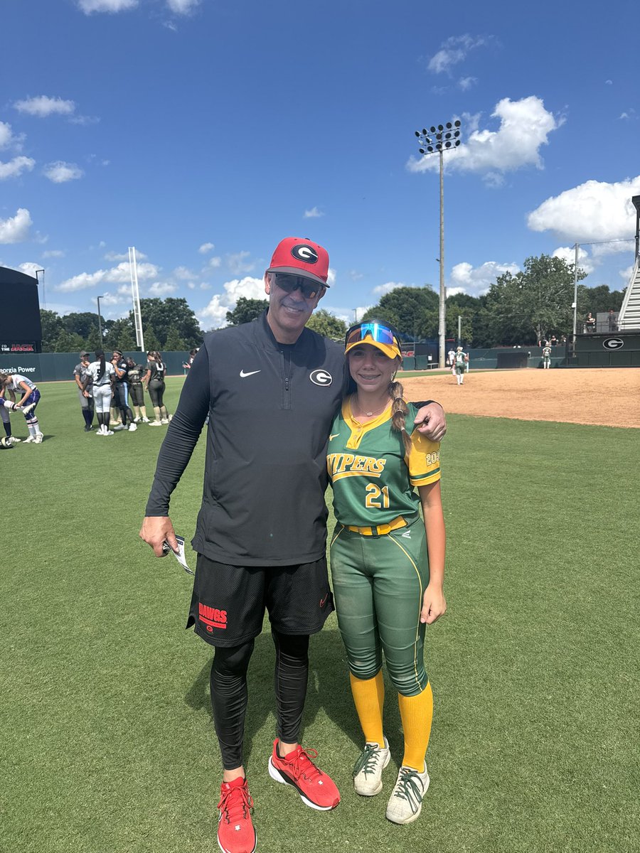 kgetchell_21's tweet photo. Had so much fun at the UGA camp. I learned so much from them! I can’t wait to come next time! @ugasoftball @AtlantaVipers12 @ugasbtony @Syd_finch @NCSA_CoachKK https://t.co/gwlVLgk22l