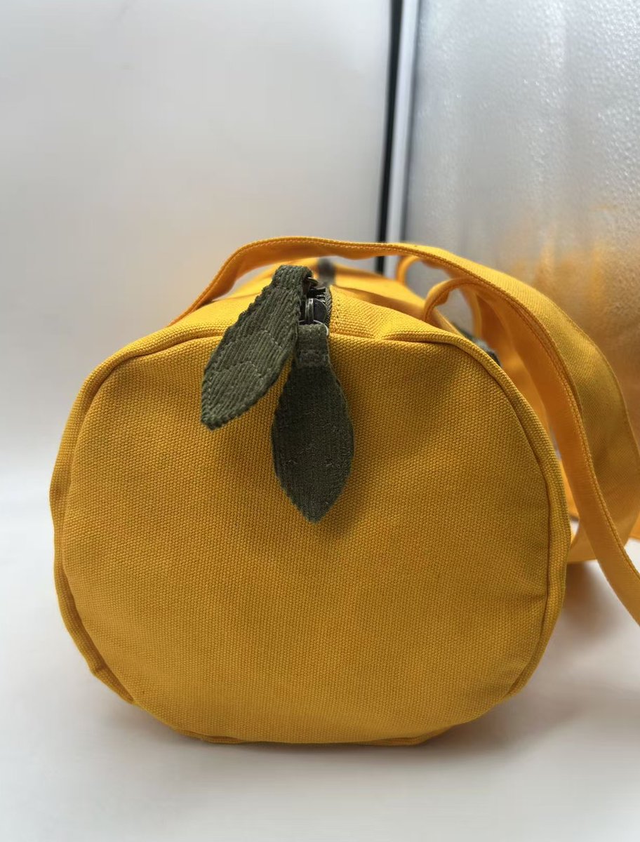 liliuhms's tweet photo. have you ever thought "actually i need a bowler bag that looks like an orange on its side profile" 🍊 https://t.co/rCIaRLR0Df