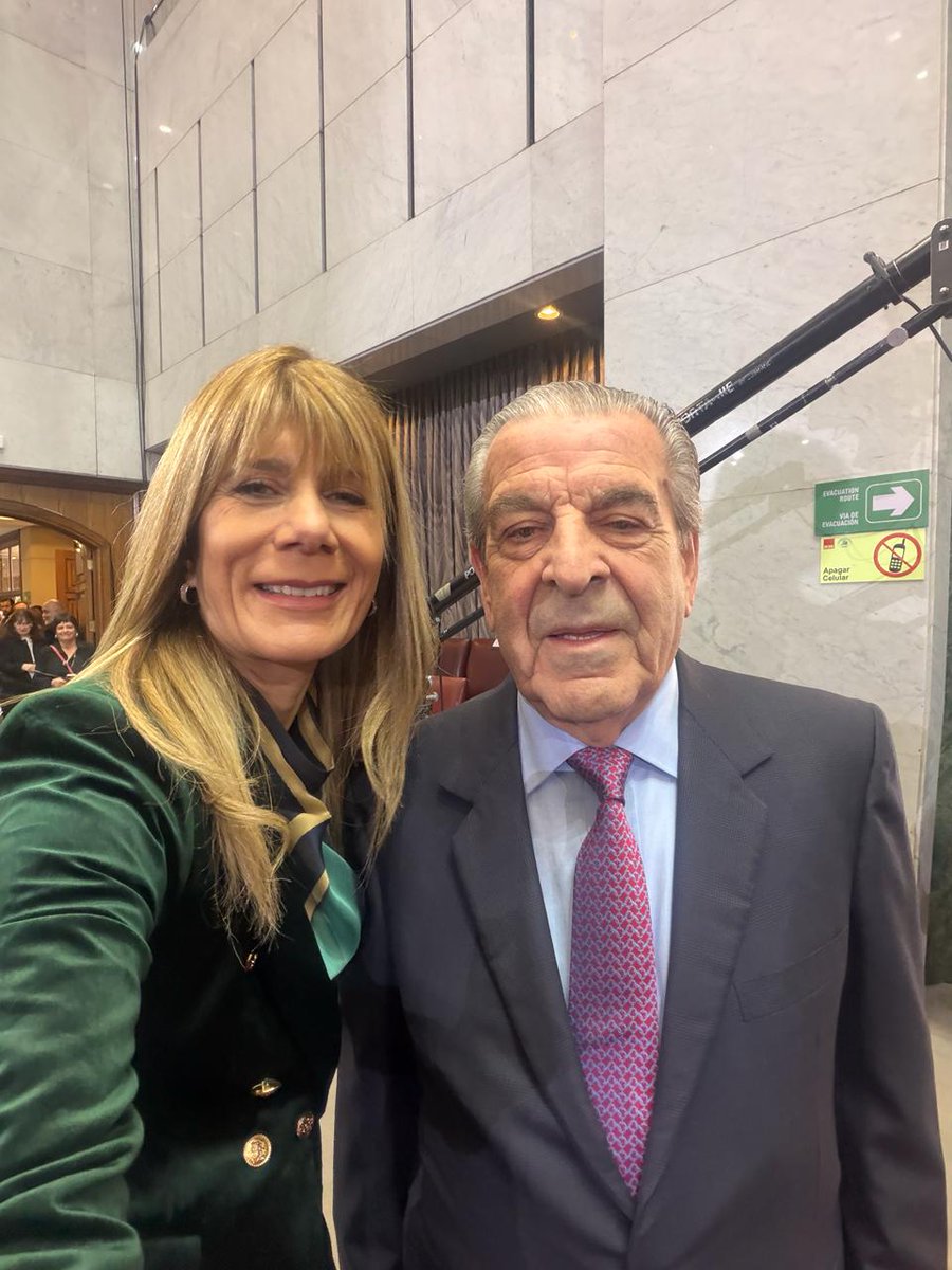 ximerincon's tweet photo. Feliz cumpleaños, Presidente Frei.

Quiero saludarlo con mucho cariño en este día y agradecer su permanente compromiso con Chile. Su trayectoria en el servicio público, marcada por la responsabilidad, el diálogo y la búsqueda de acuerdos, ha dejado una huella profunda en el desarrollo de nuestro país y en varias generaciones de chilenas y chilenos. Asimismo, valoro enormemente las conversaciones y reflexiones que hemos compartido.

Le deseo un muy feliz cumpleaños, junto a su familia y seres queridos. Que este nuevo año esté lleno de salud, alegrías y éxito en la importante labor que hoy desempeña como embajador de Chile en Misión Especial, representando a nuestro país con la experiencia y vocación de servicio que siempre lo han caracterizado.

¡Un abrazo grande!