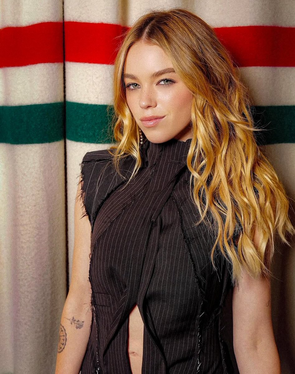 _filmcrave's tweet photo. Milly Alcock stuns for ‘SUPERGIRL’ press. 📷 https://t.co/0hPVG9Rwmi