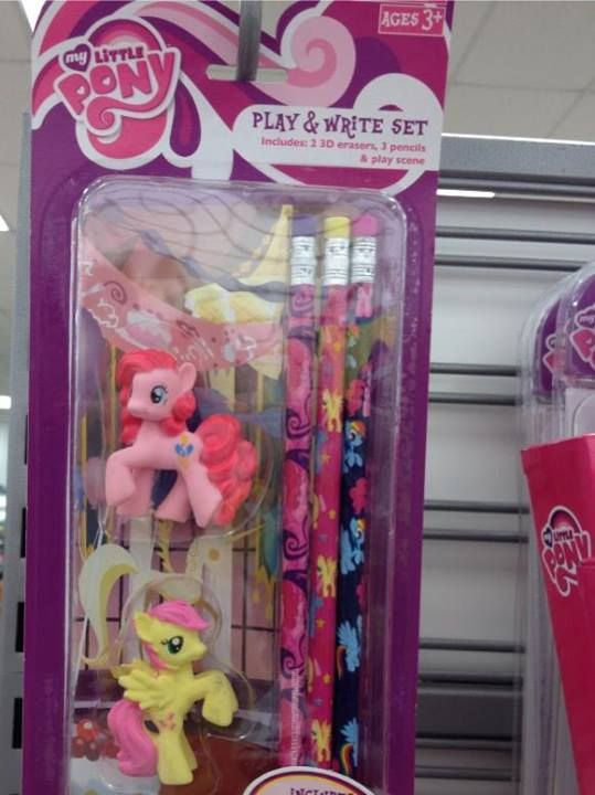 madeofcandyy's tweet photo. Who wants to share the play and write set (I'm fluttershy) https://t.co/5P1xh4TQg2