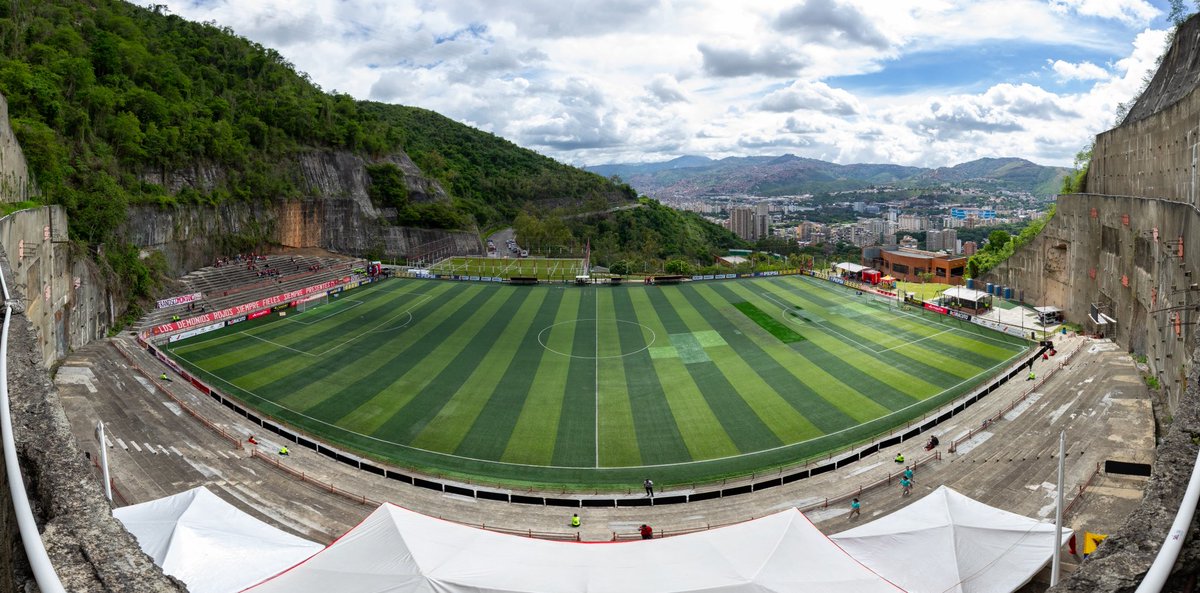 Caracas_FC's tweet photo. ¡LA CASA: COCODRILOS SPORTS PARK! 🏡
#SomosCaracas #DaleRo https://t.co/Qqs6gAEp2c