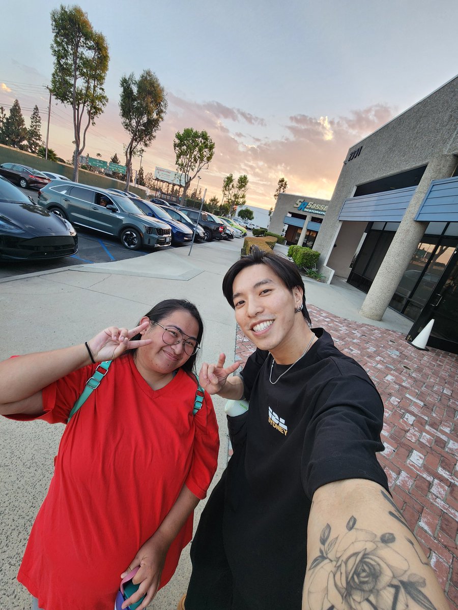 ItsMerBear's tweet photo. Reunited after 84 years 😭😭 https://t.co/4ThJbX6uM8
