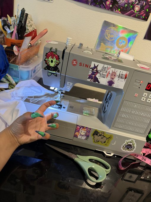 CODE OGBEE 🤩 - If you love me so much so so much please buy me a new sewing machine this thing is driving me crazy https://t.co/NSVJN2vIBs