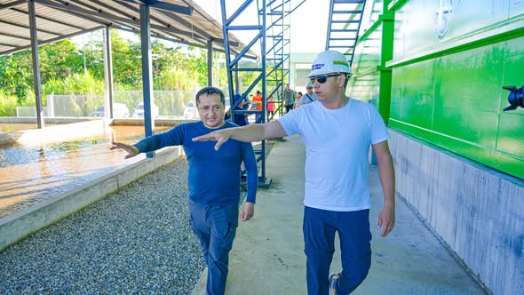 alcaldiatena's tweet photo. #BarriosDelNorte ¡Mejoramos el sistema sanitario!
Junto a nuestros vecinos de los barrios del norte de Tena, recorrimos la Planta de Tratamiento de Aguas Residuales y Alcantarillado #FASE1 una obra fundamental que contribuye al cuidado de nuestra salud, ambiente y calidad de vida https://t.co/obfHZNyey7