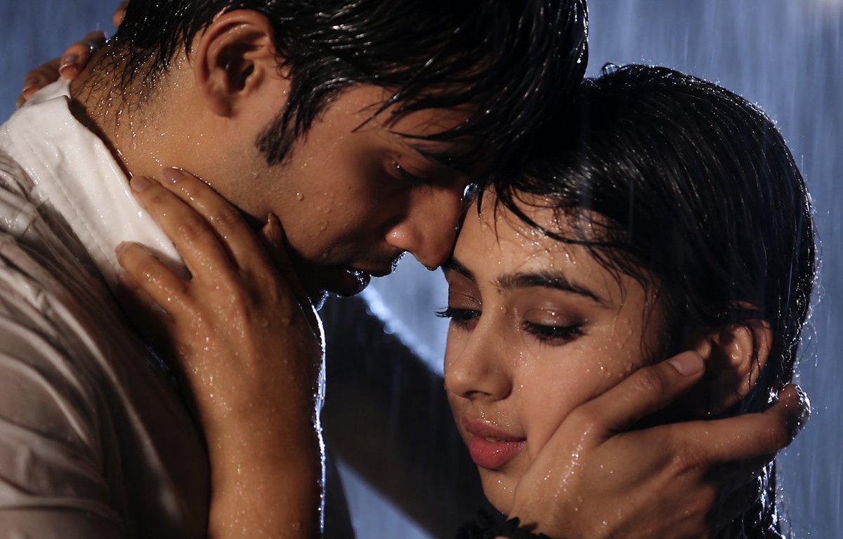 Friendly_bini's tweet photo. The rain kept falling,
but time stood still—
right there with you. ✨

#MaNan #ParthSamthaan #NitiTaylor #kyy #KaisiYehYaariaan https://t.co/aYOahjgYtZ