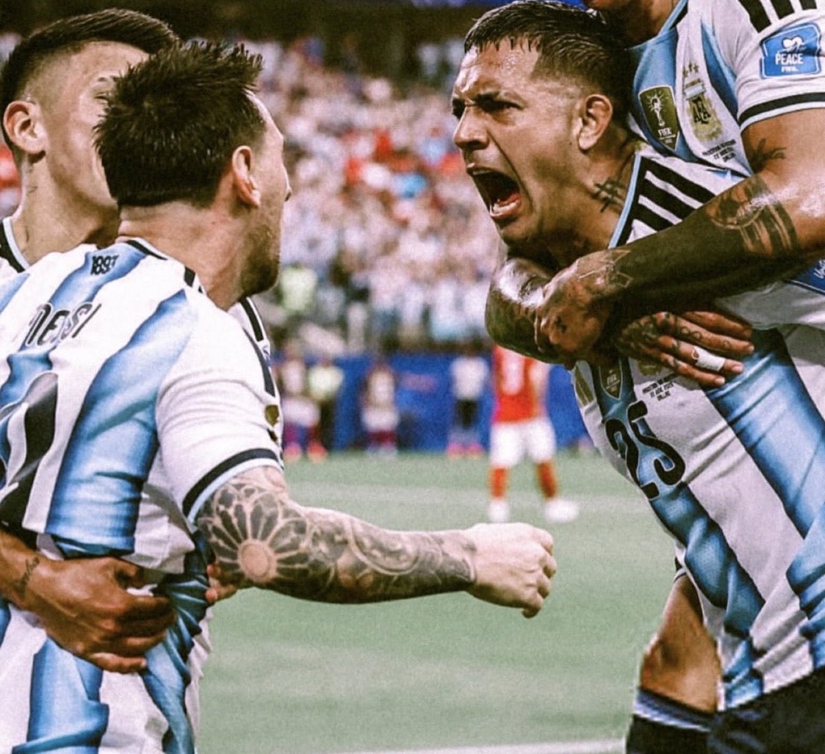 AlbicelesteTalk's tweet photo. • "There is a very important similar goal you have scored in the clasico... if you remember."

Leo Messi: "Well, I have a lot of goals like that, haha. 

"I always tell Medina, ‘Play it back, man, because I always arrive there.’ And today, he really put it on a plate for me. Thiago also saw me making the run. Lautaro drags defenders away, attacks the near post, and that movement opens up the space for me to arrive there. 

"It reminded me of the old days with Jordi Alba, who used to give me those kinds of passes. The finger-point celebration was for Medina, it's all because of him.”