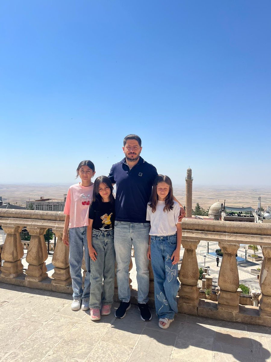 EtibakR's tweet photo. Bursluluk sınavını kazanarak bizleri gururlandıran 3 öğrencimiz, öğretmenlerimizin eşliğinde tarihi ve kültürel dokusuyla büyüleyen Mardin gezisiyle ödüllendirildi! Bu anlamlı gezide emeği geçen öğretmenlerimize teşekkür ederiz.👏✨
@mazidagimem
@mardinmem
@aydiner_sah 
@makdag47 https://t.co/kDXVAgqmBp