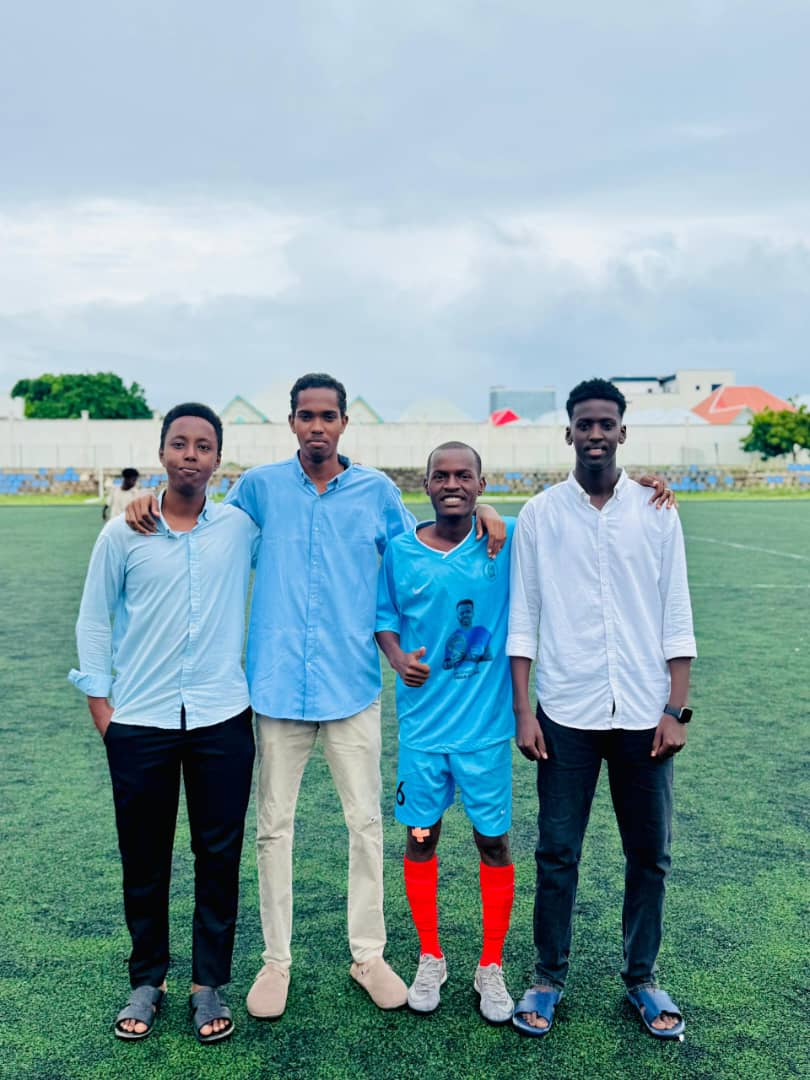 __SHARIIF's tweet photo. I wish you success my friends who are representing us in the Artan Cup organised by #NAJUS led by Chairman Abdinasir Idow.
2 more wins to be the champions and now we are at the semi final.
#SNU #Artancup #Garoonkajaamacdaha. https://t.co/HLQfyM0MMX