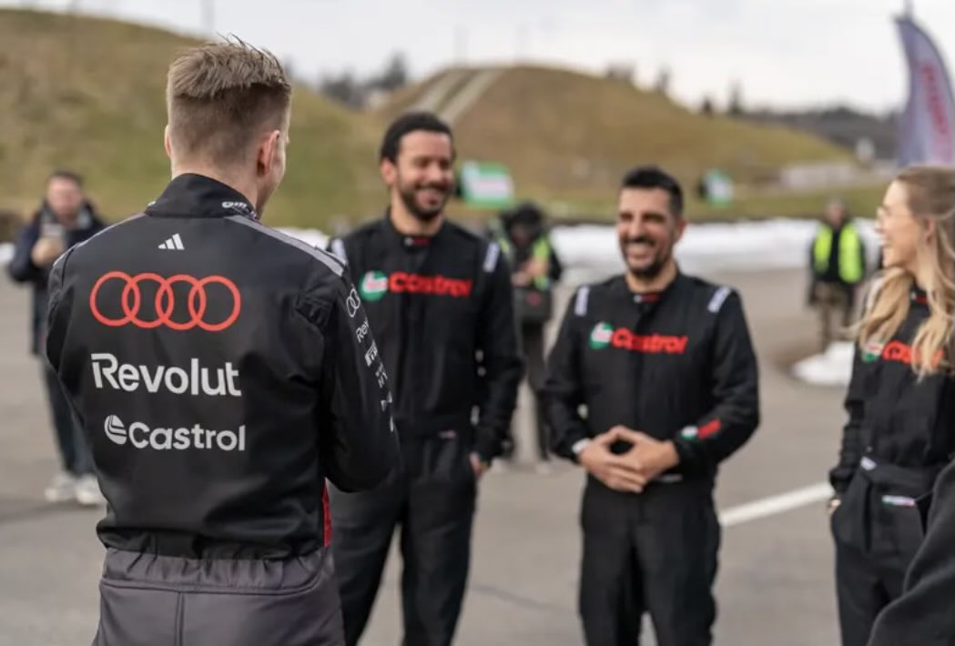 BarisArducWorld's tweet photo. NEW 📸 

Castrol özel pist sürüşü etkinliğinden 
#BarışArduç https://t.co/l9hSNZabNO