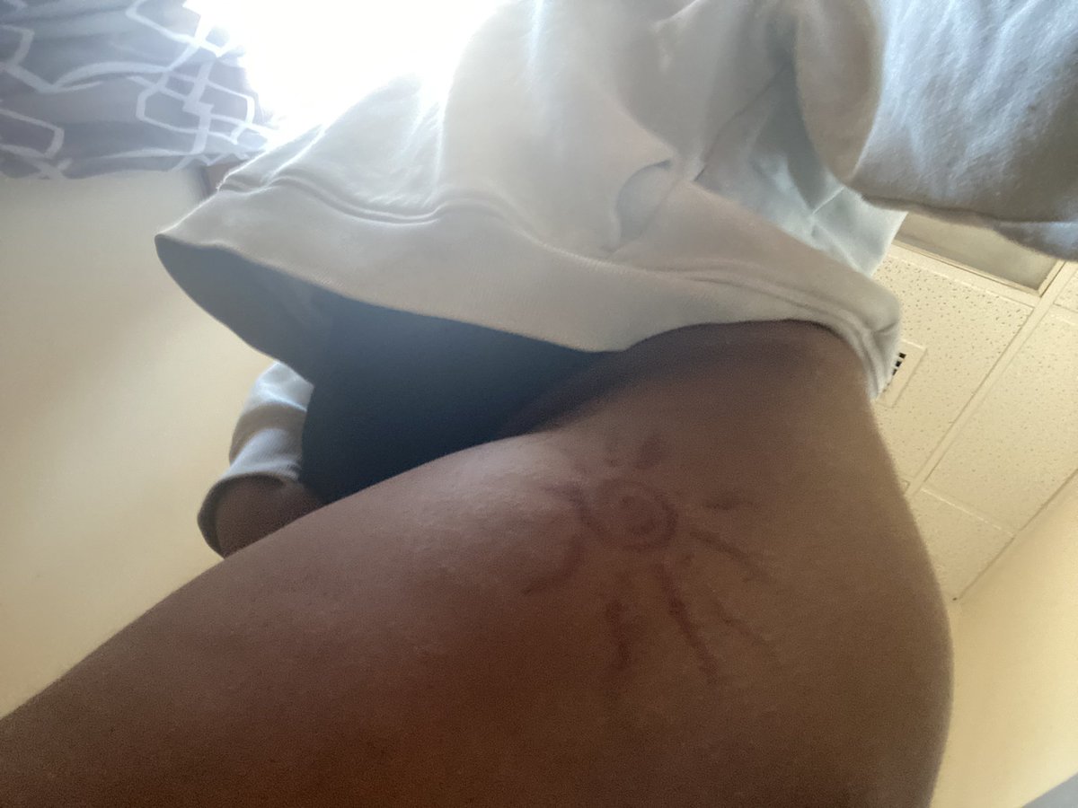 5starrhenny's tweet photo. got horny in public😩 had to sneak over to the bathroom https://t.co/hSMXrysGjD