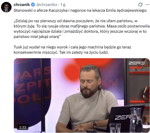 Darth_is_Vader's tweet photo. Sygnalista okazał się kapiszonem, ruszyli więc Stanowski z pisowcami nakręcać histerię. Produkować bajkę o straszliwej władzy. Zaraz Mariusze z Brigthon będą pisać, że boją się wyjść na ulice, bo Tusk czyha na nich za rogiem. Żeby ich "zmiażdżyć". Machiną.
Farsa. Kpina. Żenada. https://t.co/EjKV0TBxHb