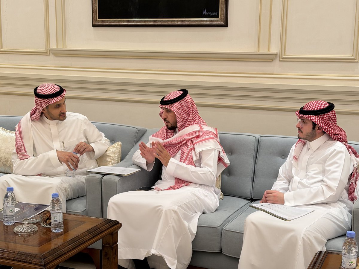alkairiah's tweet photo. كما جرى انتخاب مجلس الإدارة للدورة الخامسة، وجاء تشكيله كالتالي:
– الأستاذ نايف بن محمد بن معمر، رئيسًا
– الأستاذ إبراهيم بن عبدالعزيز الهديب، نائبًا للرئيس
– الأستاذ عبدالعزيز بن فيصل بن معمر، عضوًا
– الأستاذ ماجد بن محمد العليان، عضوًا
– الأستاذ عبدالرحمن بن سعد المقرن، عضوًا https://t.co/Gixz4fBf2d