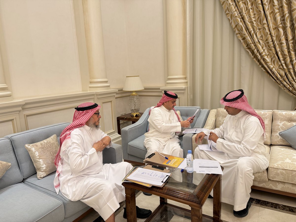 alkairiah's tweet photo. كما جرى انتخاب مجلس الإدارة للدورة الخامسة، وجاء تشكيله كالتالي:
– الأستاذ نايف بن محمد بن معمر، رئيسًا
– الأستاذ إبراهيم بن عبدالعزيز الهديب، نائبًا للرئيس
– الأستاذ عبدالعزيز بن فيصل بن معمر، عضوًا
– الأستاذ ماجد بن محمد العليان، عضوًا
– الأستاذ عبدالرحمن بن سعد المقرن، عضوًا https://t.co/Gixz4fBf2d